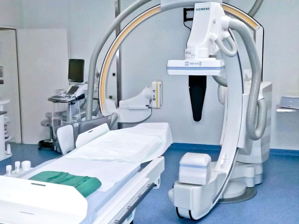 Biplane angiography suite